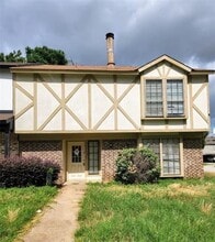 Building Photo - 2228 Madrid Ct