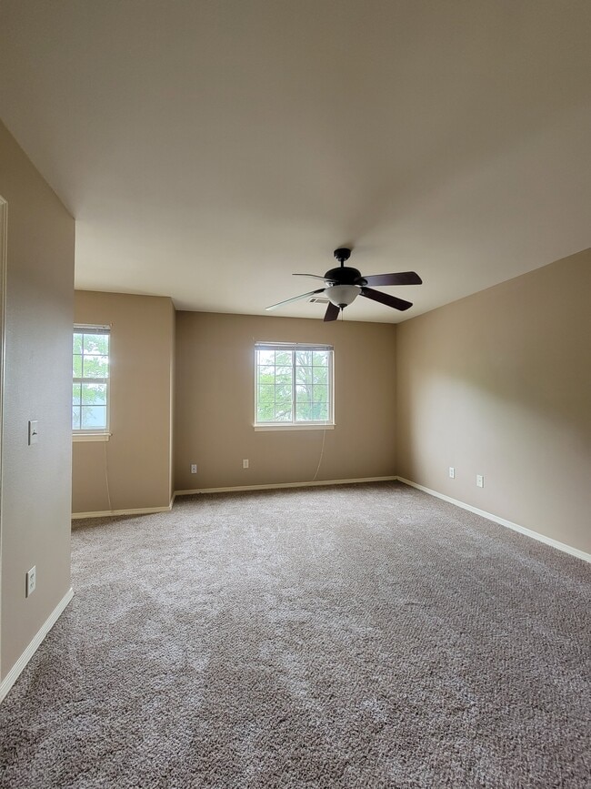 Building Photo - Fair St Apartments - Premier Data Works LLC