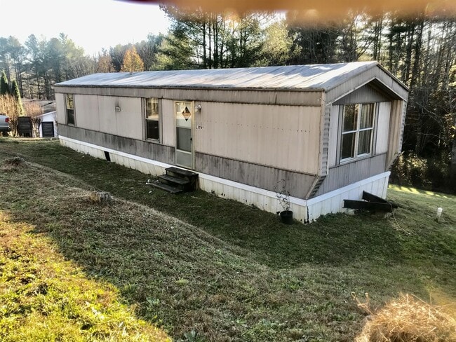 Foto del edificio - 97 Fox Ridge Dr
