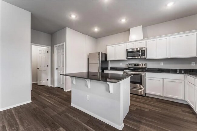 Foto del edificio - Comfort & Space in Bentonville – 4Bedroom ...