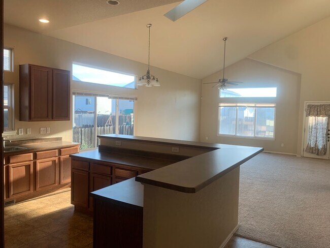 Photo - Gorgeous 7 Bed/3.5 Bath Home for Rent in C...