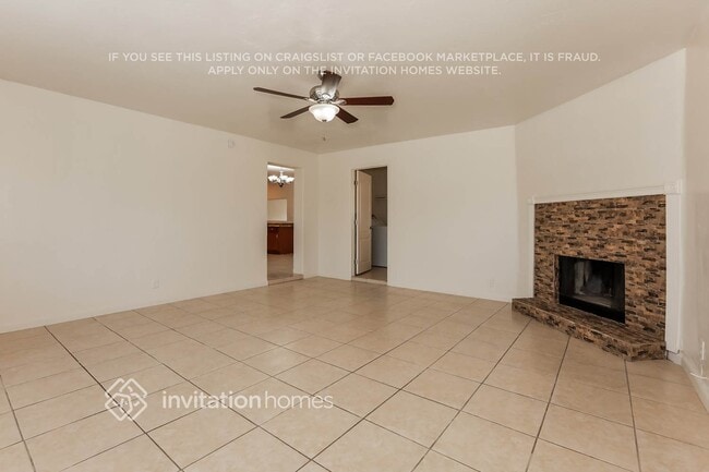 Building Photo - 907 N Wedgewood Dr