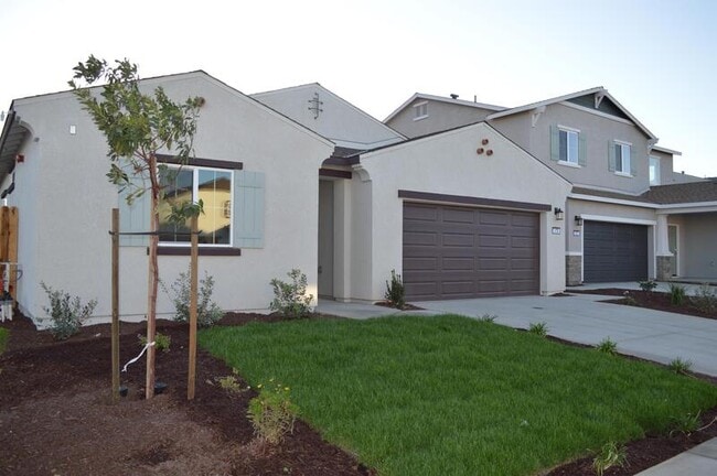 Building Photo - 573 Bedfordshire Dr