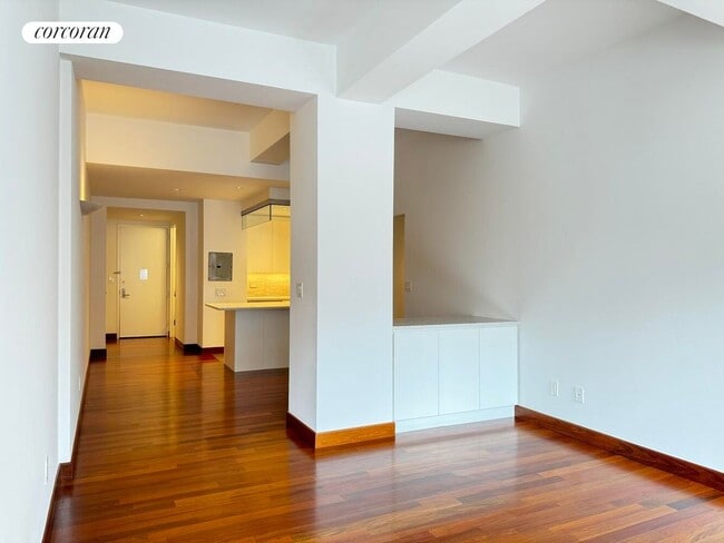 Foto del edificio - 305 E 63rd St