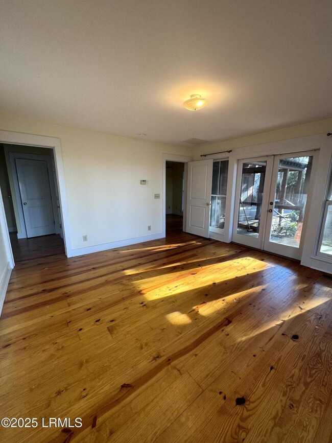 Building Photo - 2106 Wilson Dr