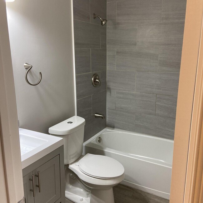 Building Photo - 6149 E 20th St