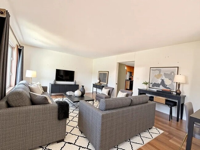 Foto del edificio - 4416 Hallet St