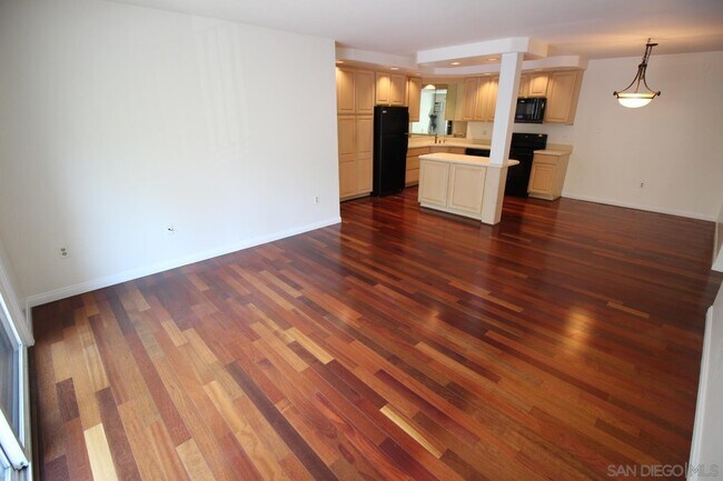Foto del edificio - 6780 Friars Rd