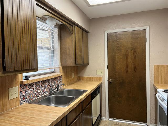 Foto del edificio - 513 N Walnut Creek Dr