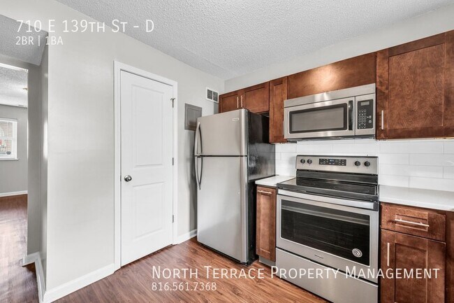 Building Photo - Updated 2BR in South KCMO
