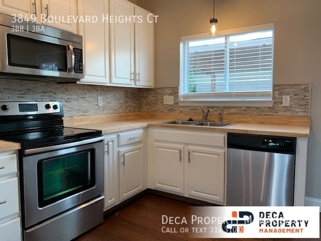Building Photo - 3849 Blvd Heights Ct