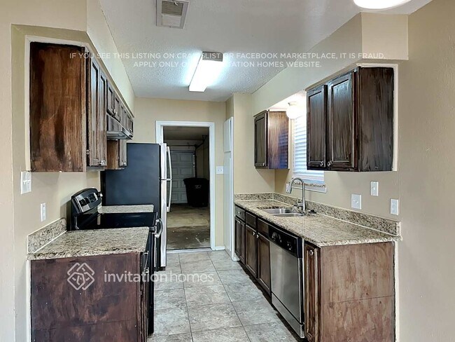 Foto del edificio - 4640 Wineberry Dr