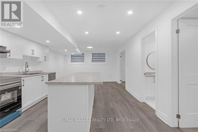 Building Photo - 7426 Parkside Rd