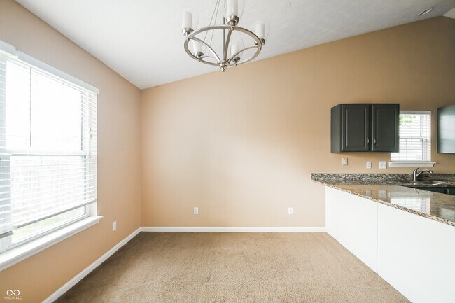 Foto del edificio - 5136 Hodson Pl