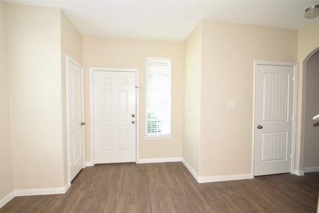 Building Photo - 24706 Pavarotti Pl