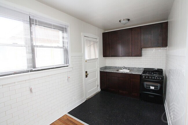 Foto del edificio - 6364 N Hermitage Ave