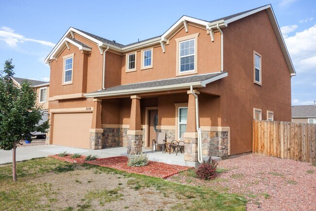 Building Photo - Spacious 3 Bed 3 Bath Home Close to Peters...