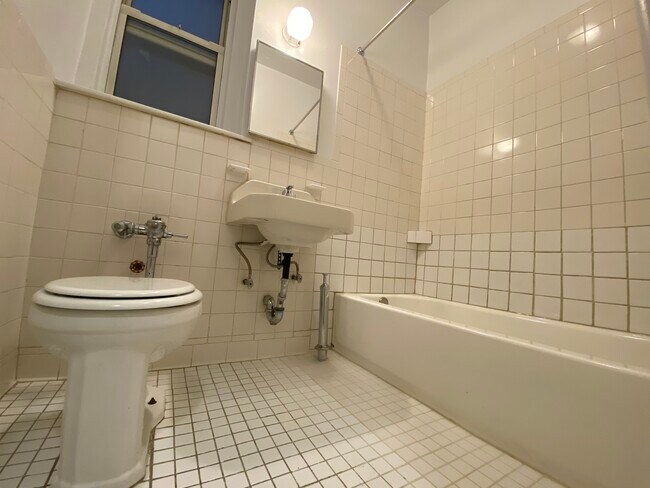Building Photo - 328 W 83rd St