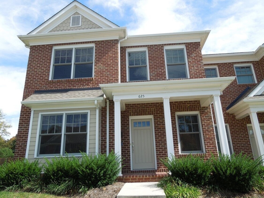 Quality 3 BR Townhome; Convenient to Med C... - Quality 3 BR Townhome; Convenient to Med C...