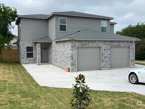 Building Photo - 8133-8135 Doreen Ave