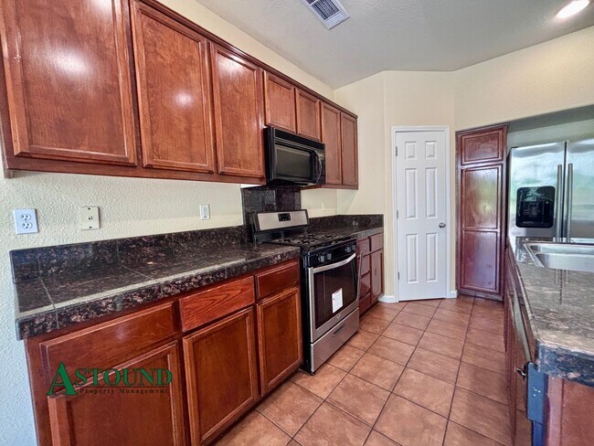 Foto del edificio - 1268 Picadilly Ln