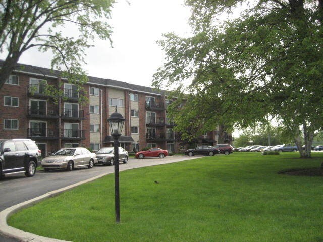 Primary Photo - 100 W Park Cir Dr