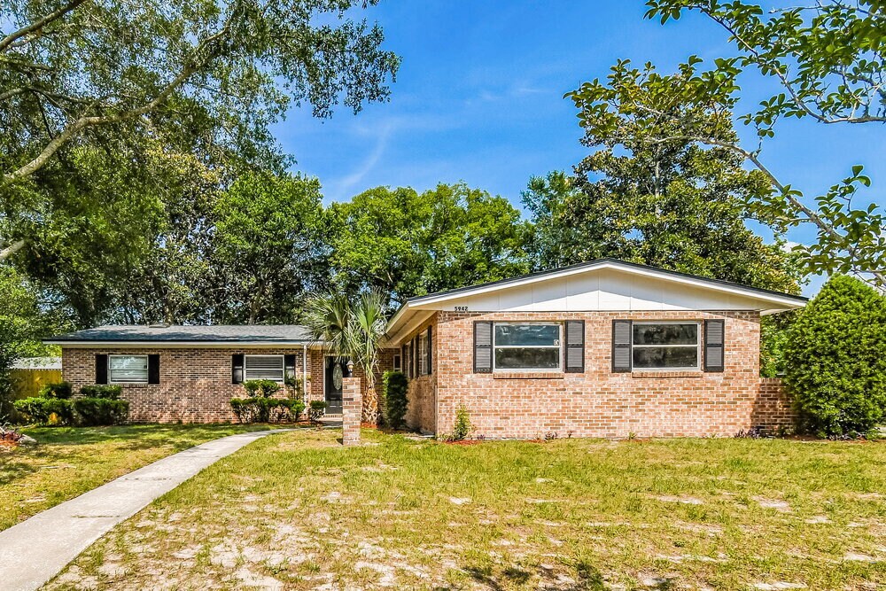 Foto principal - 5942 Jaguar Dr W