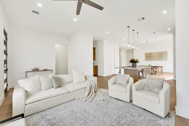 Foto del edificio - 4720 Providence St
