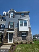 Building Photo - 703 Kalmar Ln