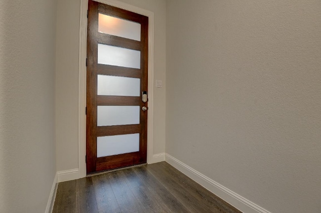 Building Photo - 1913 Cathedral Dr