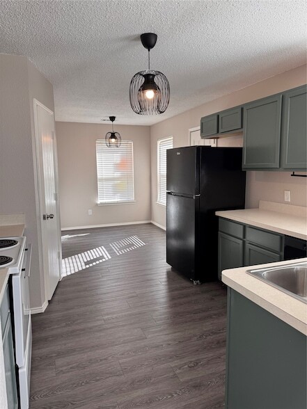 Photo - 652 Spillway Dr House