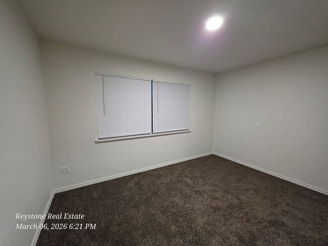 Building Photo - 15454