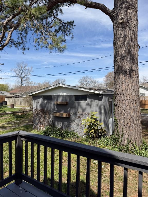 Foto del edificio - 2112 Herbert St