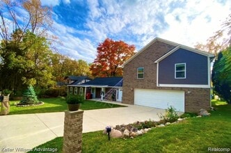 Building Photo - 4066 Fieldview Ave