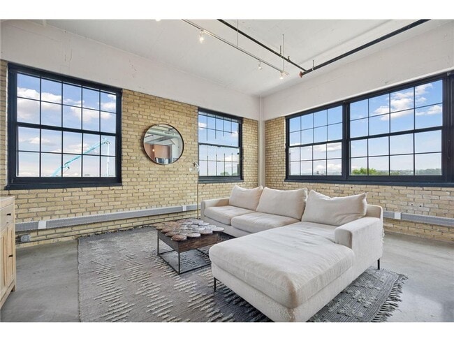 Building Photo - 730 Stinson Blvd NE