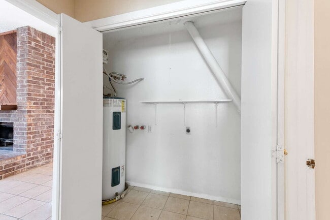 Foto del edificio - 8915 Beau Monde Dr