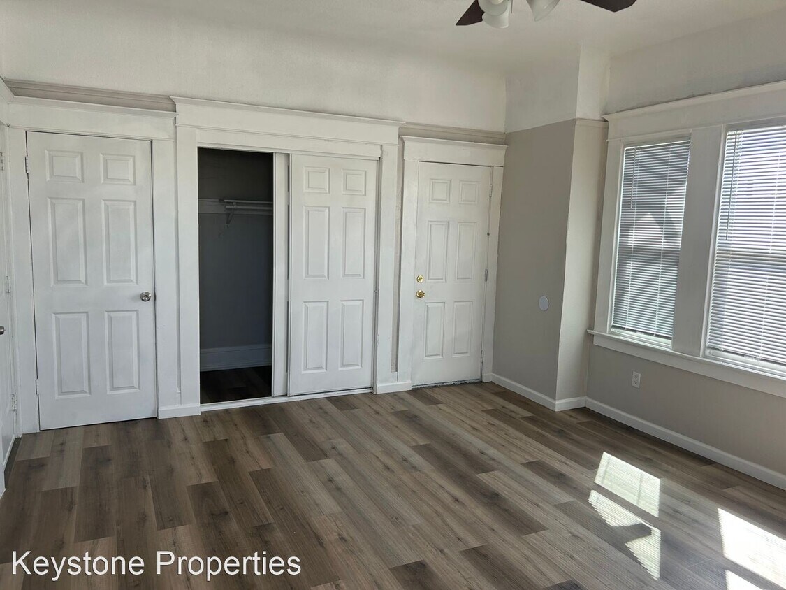 Primary Photo - 2 br, 1 bath House - 211 E. Park St.