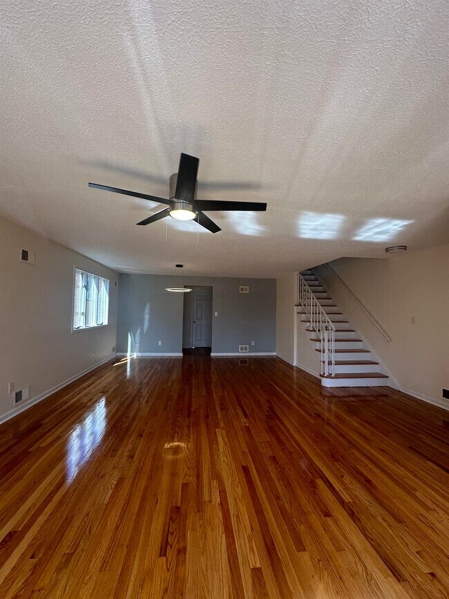 Building Photo - 855 Avenue C