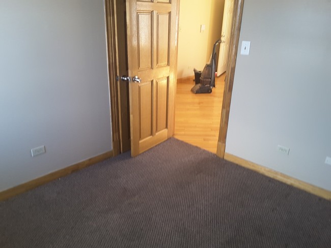 Foto del edificio - 1608 E 82nd St