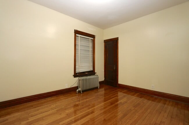 Building Photo - 2151 N Lawler Ave