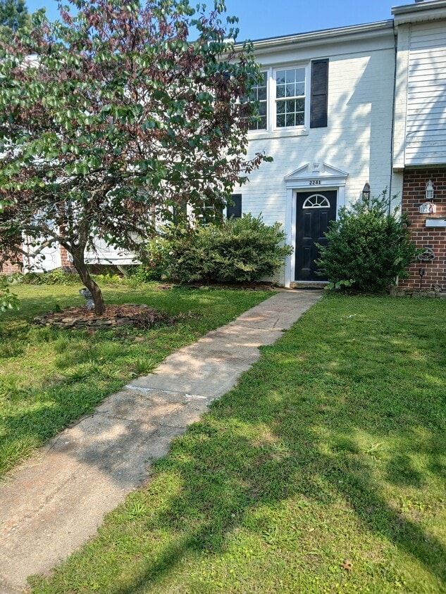 Primary Photo - 2241 Sedgewick Dr