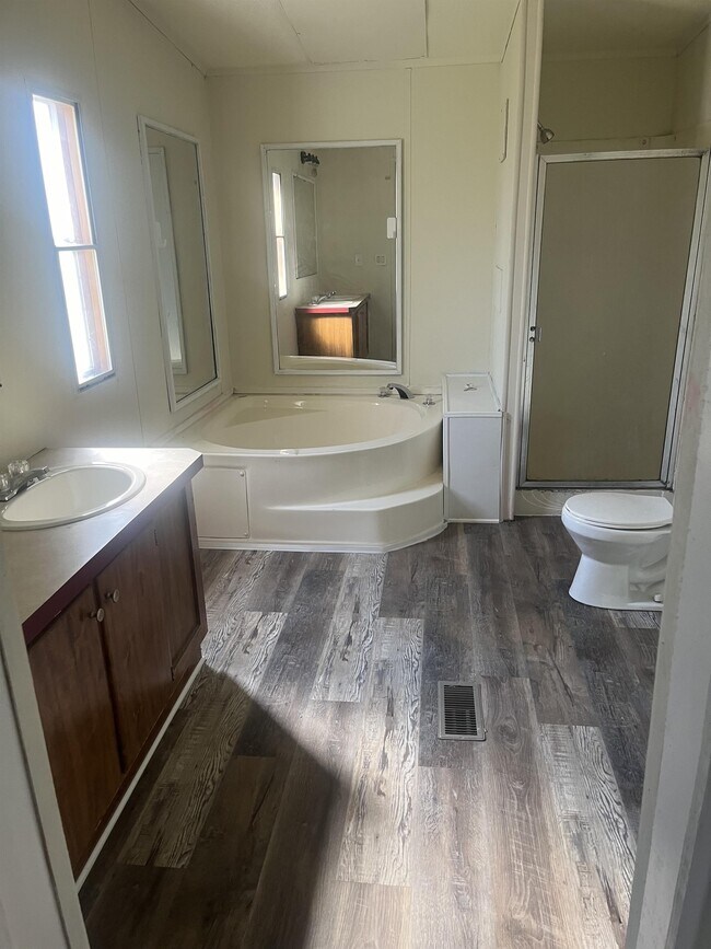 Foto del edificio - 125 Schwartz Hill Ln