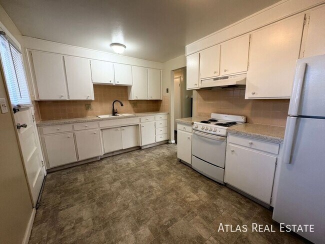 Foto del edificio - 4576 Everett Ct
