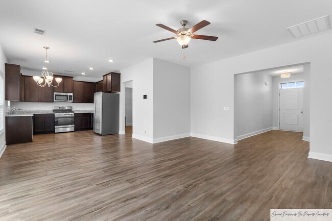 Building Photo - 409 Silver Anchor Dr