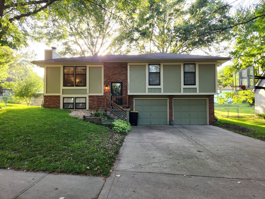 10824 N Campbell St, Kansas City, MO 64155 House Rental in Kansas