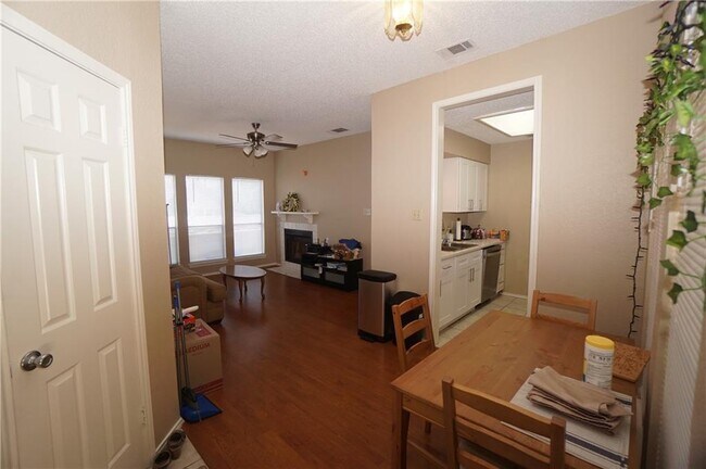 Building Photo - 2706 Salado St