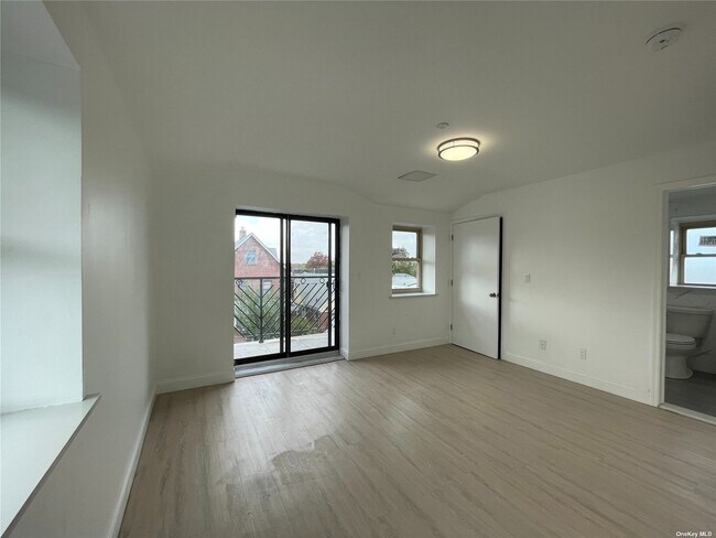 Building Photo - 6130-61156 156th St