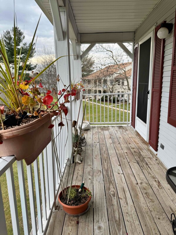 Building Photo - 351 Wycoff Way W