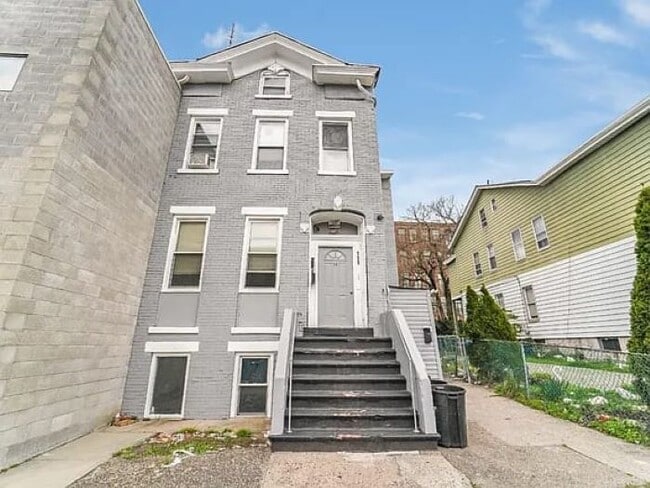 Building Photo - 111 Hamilton Ave