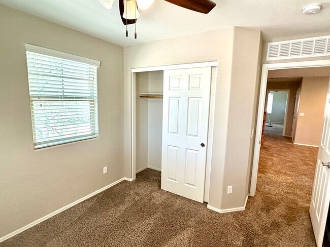 Building Photo - Exceptional 3BR home in gated Westridge Park! Loft, granite kitchen, stainless appliances, 2-car ...